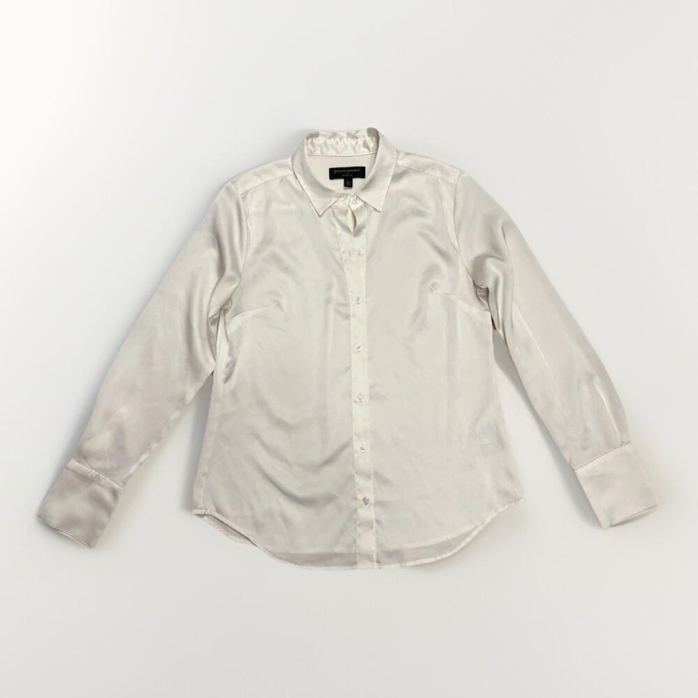 Banana Republic Women’s Silky Shirt Cream Size Medium Button Down